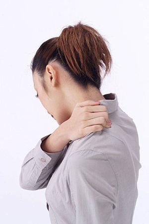 専門医によるインプラント治療を行っています